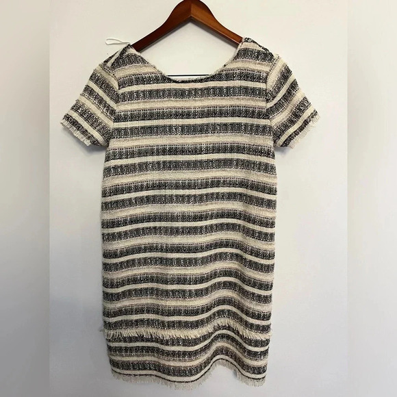 Basic striped knitted neutral dress  size large - Picture 2 of 4